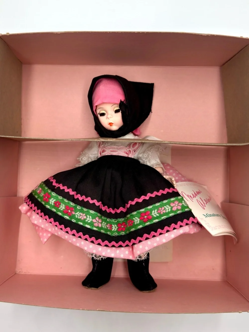 Madame Alexander doll, YUGOSLAVIA Model #589, International Collection in Box